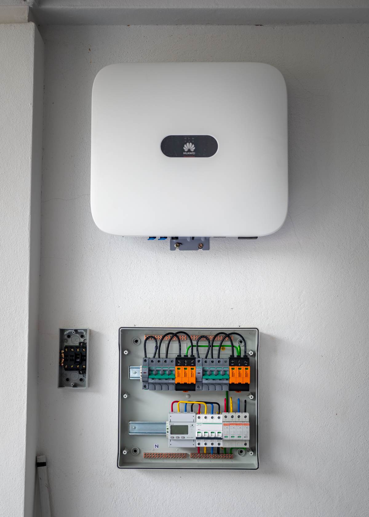 Inverter and PV distribution box